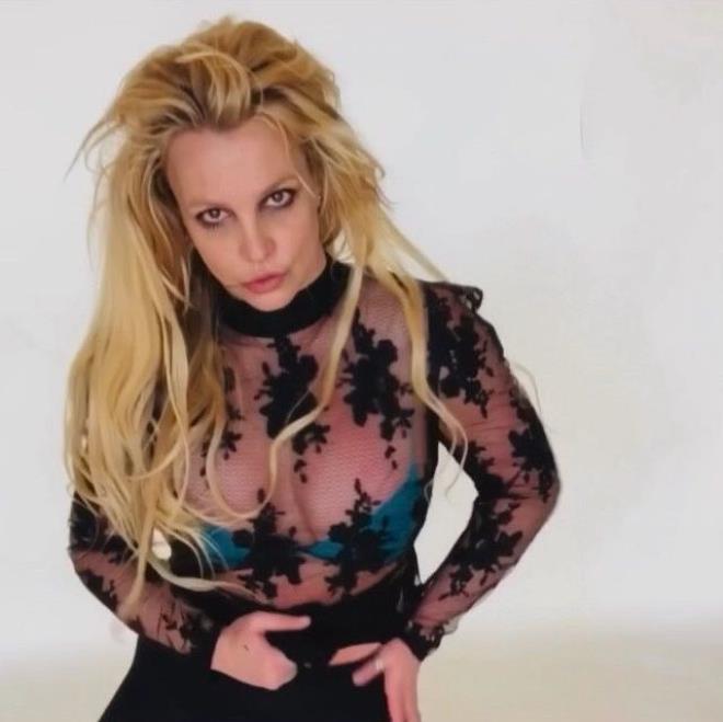 Britney Spears yaşadığı travmatik olayların ardından soyunup poz verdi! Ancak bir şeyi unuttu