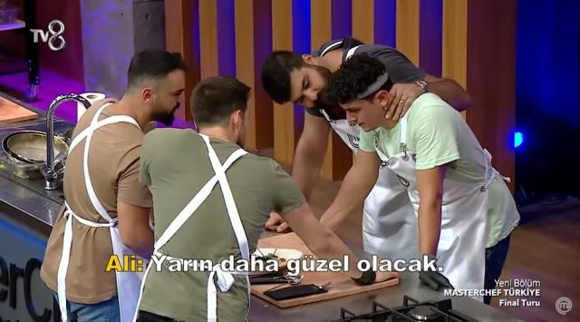 MasterChef Türkiye'de yemeğinden taş çıka yarışmacı, gözyaşlarına hakim olamadı