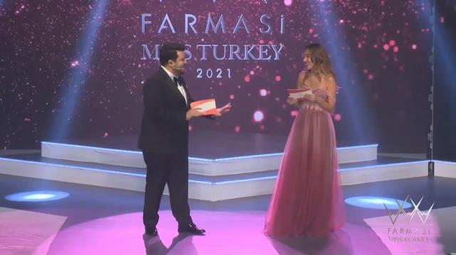 Miss Turkey 2021'e Eser ve Berfu Yenenler'in sözleri damga vurdu: Ne zaman kendimi sana bıraksam çocuğumuz oluyor