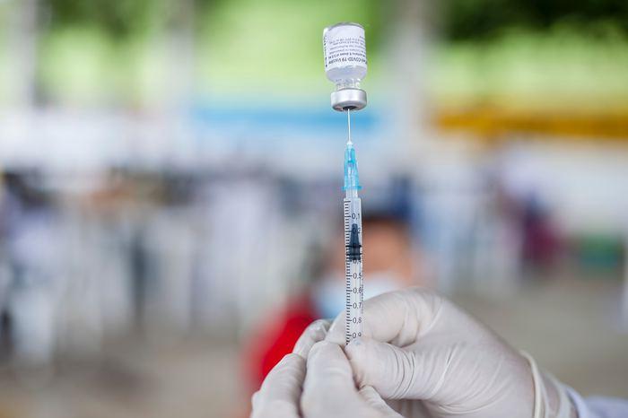 Çift doz aşılarda, tek doz yeterli koruma sağlamıyor, ikinci dozun olunması gerekiyor