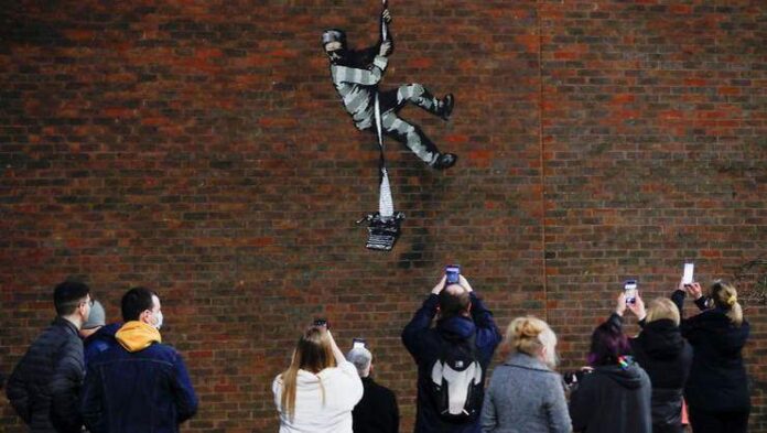 Banksy, Oscar Wilde'ın tutulduğu hapishaneyi satın almak için 10 milyon sterlin teklif etti