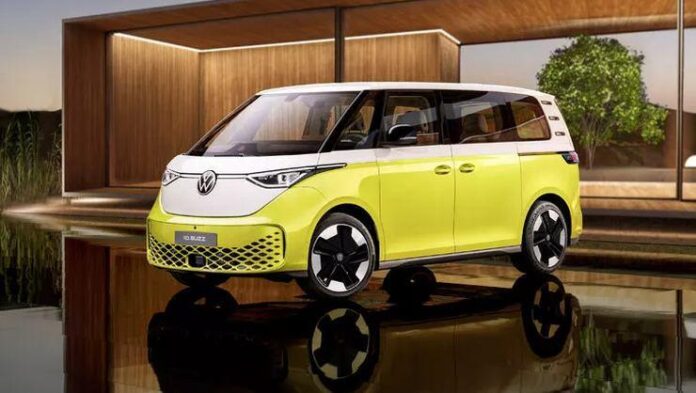 Volkswagen, elektrikli minibüsü ID. Buzz'ı tanıttı