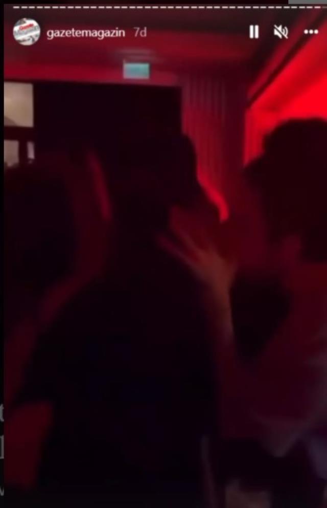 Murat Dalkılıç, oyuncu sevgilisi Sitare Akbaş ile öpüşürken görüntülendi