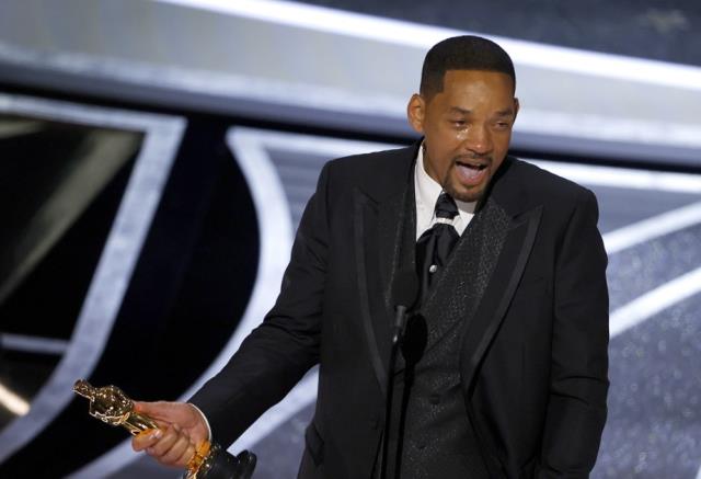 Oscar töreninde sunucu Rock'ı tokatlayan Will Smith özür diledi