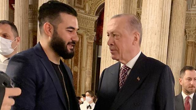 Davette rap sanatçısı Resul Aydemir ile sohbet eden Erdoğan'ın tepkisi herkesi güldürdü: Raptiye rap rap