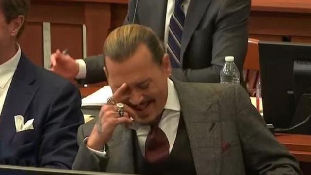 Johnny Depp-Amber Heard davasında ilginç olay! Korumanın 'cinsel organ' ifadesi mahkemeyi kahkahaya boğdu