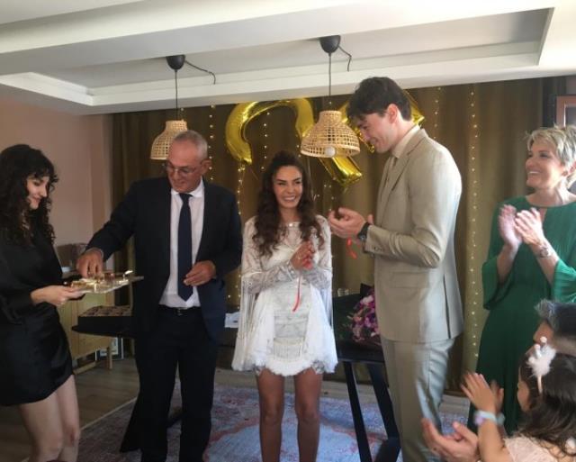Cedi Osman ve Ebru Şahin çifti nişanlandı