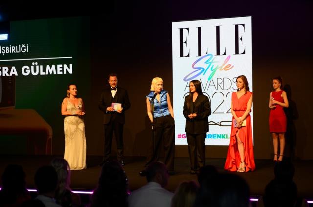 Ünlü isimlerin akın ettiği ELLE Style Awards 2022'de yılın enleri ödüllerini aldı