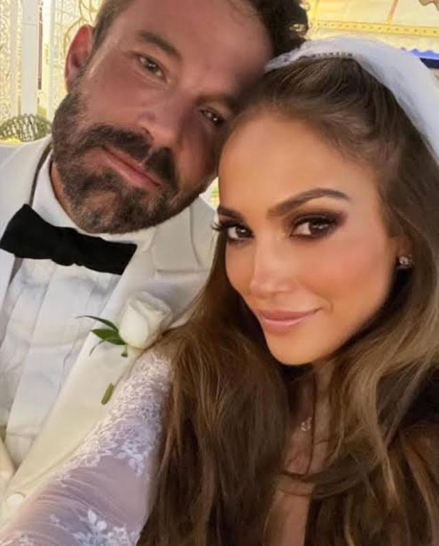 17 yıllık ayrılığın ardından barışan Jennifer Lopez ve Ben Affleck evlendi