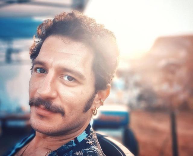 Başarılı oyuncu Uraz Kaygılaroğlu, Çöp Adam dizisinde başrol oynayacak
