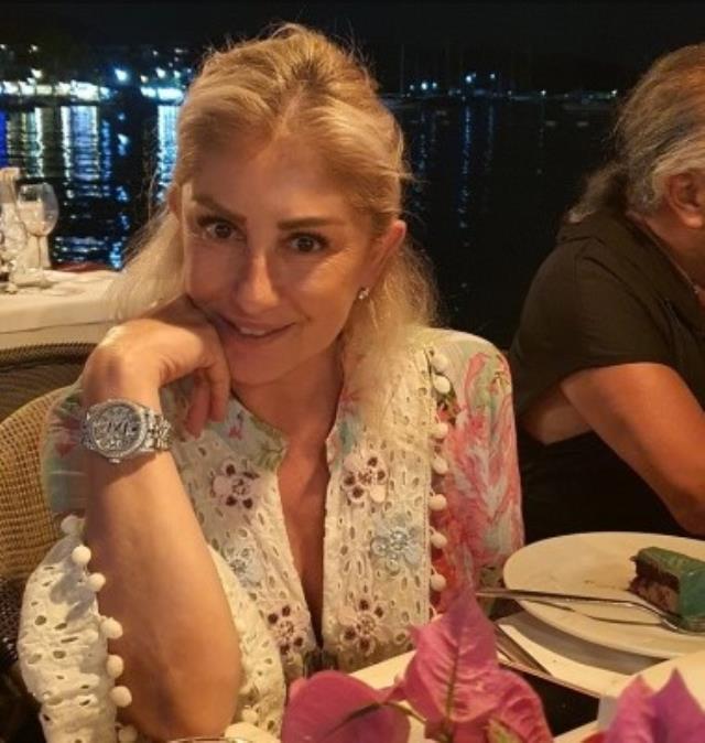 63 yaşındaki Muazzez Ersoy, mayolu pozlarını paylaştı