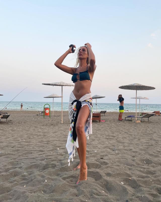 Bir Zamanlar Çukurova'nın oyuncusu Polen Emre, bikinili pozlarını paylaştı