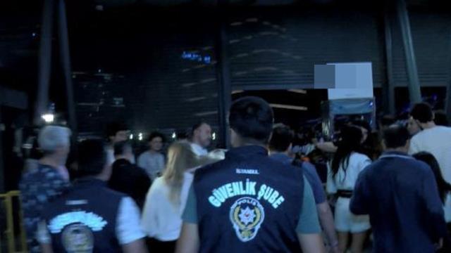 Kenan Doğulu konserinde polisten organizatörlere telif baskını