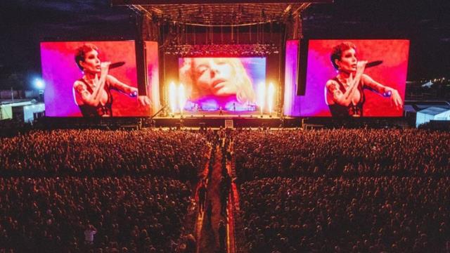 'Yenge' formunda! Yıldız şarkıcı Halsey, konserinde Türkçe konuştu, ortalık yıkıldı