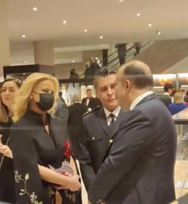 Müge Anlı ve eşi Şinasi Yüzbaşıoğlu ile görüntülendi