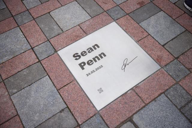 Hollywood yıldızı Sean Penn, Zelenski'ye Oscar'ını hediye etti