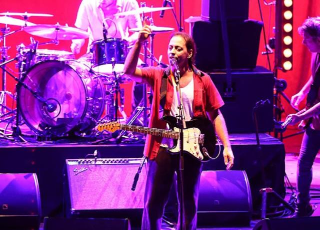 Şarkıcı Kaan Tangöze'nin 'Haklarımızı arayacağız' sözlerine Ak Parti Gençlik Kolları'ndan cevap geldi