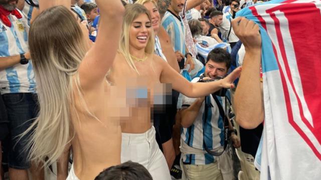 Dünya Kupası finalinde göğüslerini açan iki kadın taraftarın kim olduğu ortaya çıktı