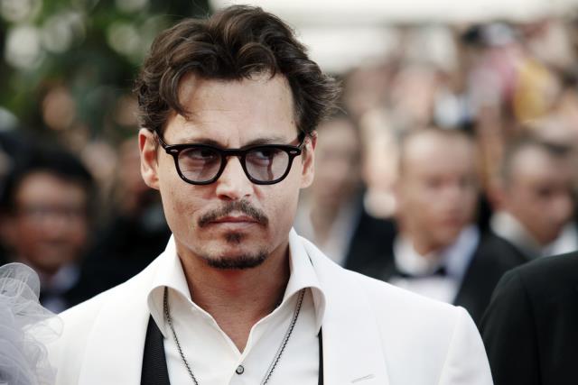 Johnny Depp, ölümcül hastalığı olan minik hayranının hayalini gerçekleştirdi! Efsane rolüne büründü