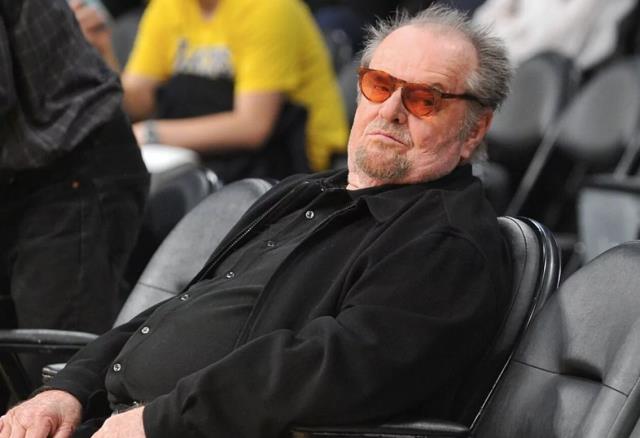 2 yıldır evden dışarı çıkmayan ünlü oyuncu Jack Nicholson herkesi endişelendiriyor
