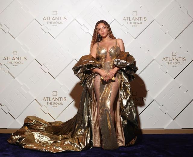 4 yıl aradan sonra dünyanın en lüks otelinde konser veren Beyonce 1 saat için 35 milyon dolar aldı