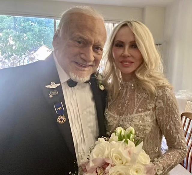 Ay'a ayak basan ikinci insan Buzz Aldrin, 93 yaşında evlendi