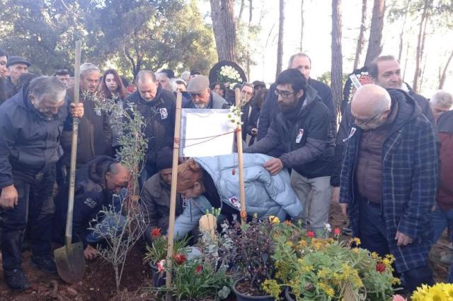 Orhan Aydın'ın depremde yaşamını yitiren kızı son yolculuğuna uğurlandı