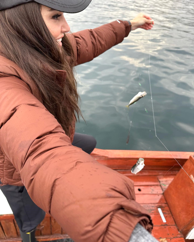 Hande Erçel sevgilisi Hakan Sabancı ile balığa çıktı, paylaşımına beğeni yağıyor