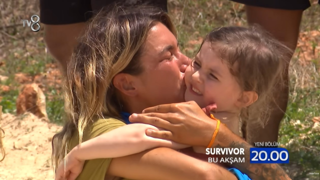 Survivor 2023'te duygusal anlar! Aileleriyle buluşan yarışmacılar, gözyaşlarına boğuldu