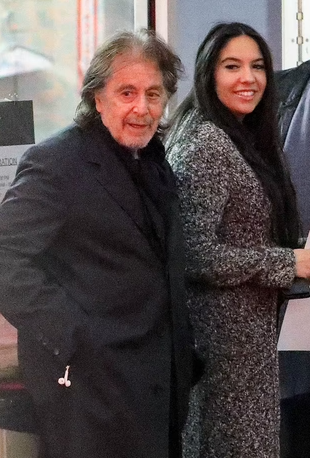 82 yaşındaki ünlü oyuncu Al Pacino, dördüncü kez baba oluyor! 29 yaşındaki sevgilisi 8 aylık hamile