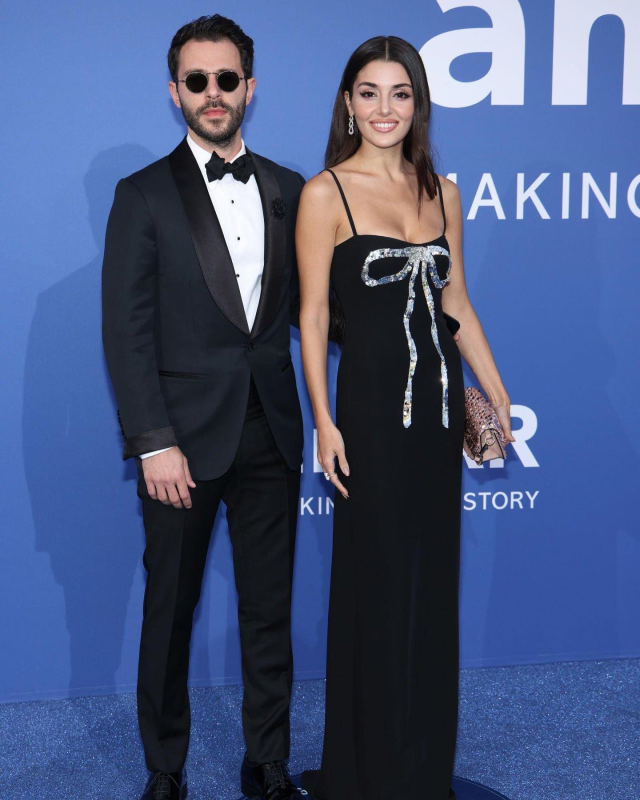 Cannes Film Festivali'ne giden Hakan Sabancı ve Hande Erçel birlikte poz verdi