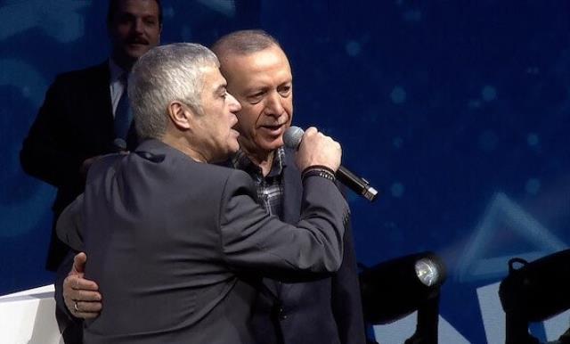 Erdoğan'ın seçim mitinglerinde şarkısı kullanılan Cengiz Kurtoğlu, ilk kez konuştu: Sürpriz yaptık, kendisi de çok mutlu oldu