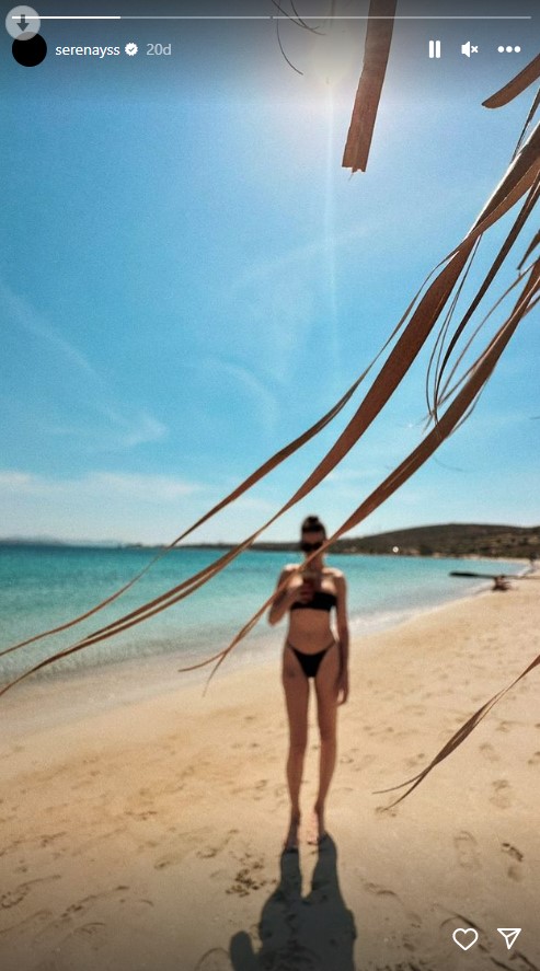 Tatil sezonunu açan Serenay Sarıkaya'dan bikinili poz geldi, fiziği görenleri büyüledi