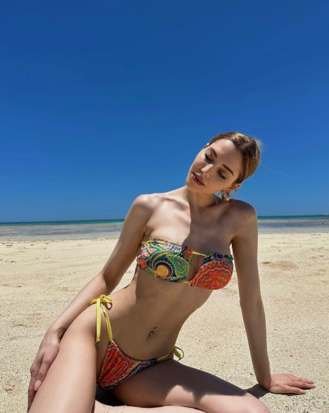 Yaz sezonunu yurt dışında açan Pelin Uluksar, bikinili pozuyla nefes kesti