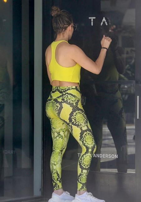 Jennifer Lopez, spor salonu kapısında beklemek zorunda kaldı