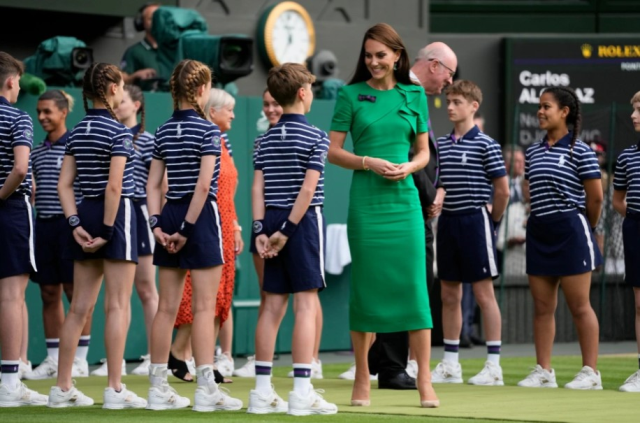 Wimbledon'da Kate Middleton'ın top toplayıcı çocuğu görmezden gelmesi seyircileri üzdü