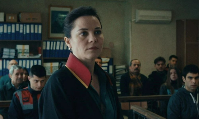 Farah Zeynep Abdullah, Venedik Film Festivali'nde En İyi Kadın Başrol Oyuncu Ödülü'nü kazandı