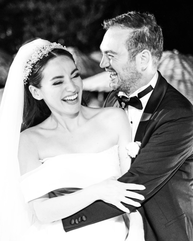 TRT1'in Gönül Dağı Dizisinde Rol Alan Nazlı Pınar Kaya ve İsmail Oral Evlendi