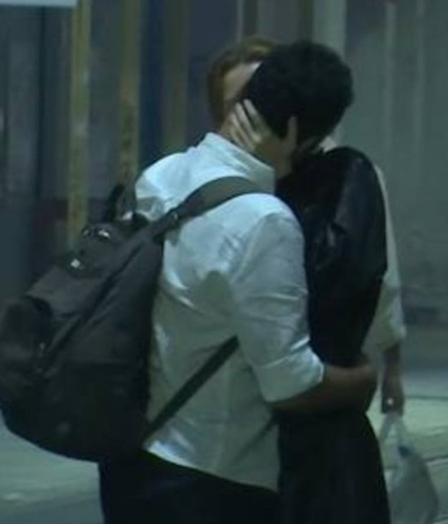 Bülent Emrah Parlak ile evli rol arkadaşı Elit Andaç Çam öpüşürken yakalandı
