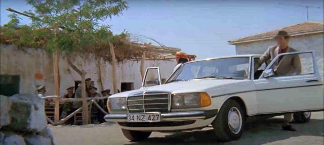 Kemal Sunal'ın 1984 model Mercedes'i satışa çıktı