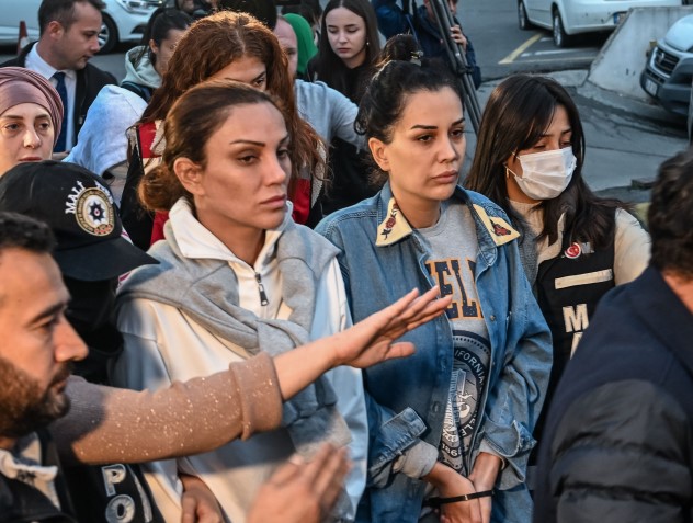 Sürekli baygınlık geçiren Dilan Polat hamile mi? Sosyal medya fenomeni arkadaşı Canan Toprak iddiaları yalanladı