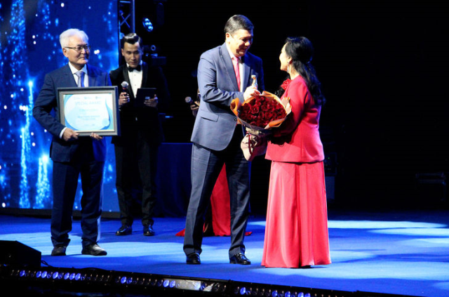 Türkan Şoray'a Kırgızistan'da Dünya sinemasına katkı ödülü