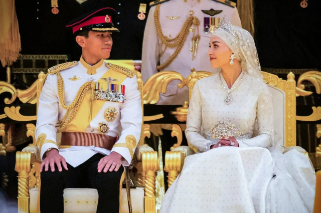 Brunei Prensi Abdul Mateen, 10 gün 10 gece süren bir düğünle evlendi