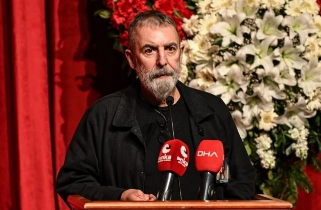 Halit Ergenç, Ayla Algan'ın cenazesinde gözyaşlarına hakim olamadı