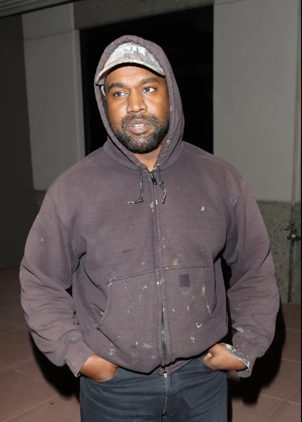 Kanye West, dişlerini söküp yerine 850.000 Dolarlık titanyum protez dişler taktı