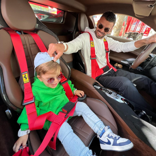 5 yaşındaki oğluna milyonluk araç aldığı konuşulan Kenan Sofuoğlu: Araba bizim değil