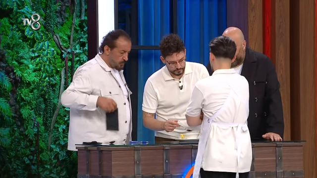 MasterChef Türkiye'de talihsiz olay! Yarışmacının yemeğinden poşet çıktı