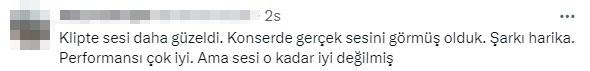 Emre Fel'in canlı performansı dinleyicileri ikiye böldü! 'Patlıcanlı dondurma' diyen bile var