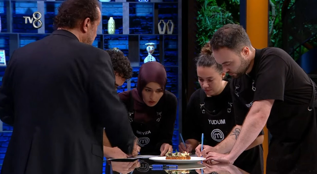 MasterChef'te eleme! Mehmet Yalçınkaya'nın imza yemeğine eleştiri yağdı